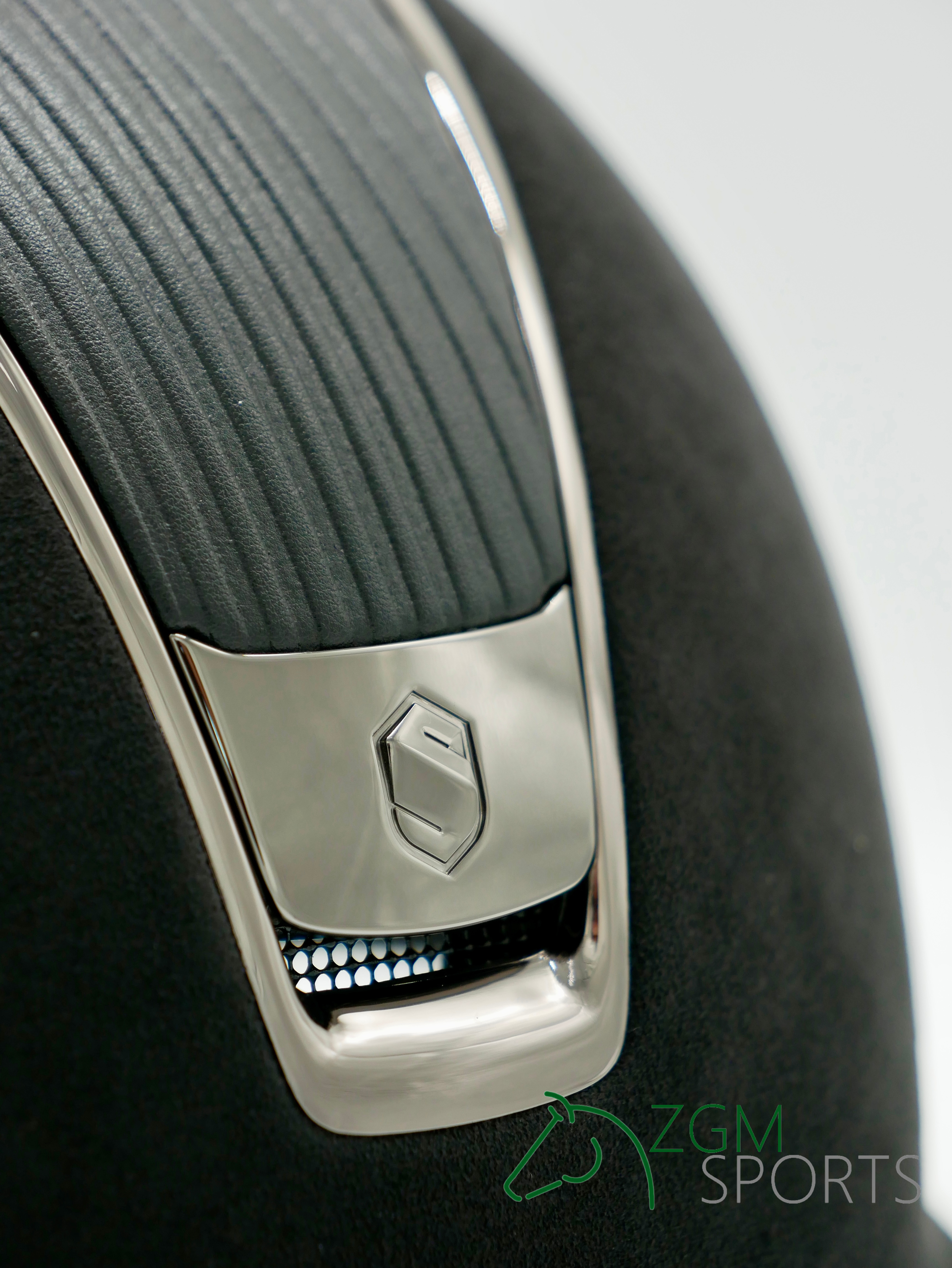 Reithelm Classic 2.0 Premium Alcantara Black, Top Leather, Trim + Blason Black Chrome