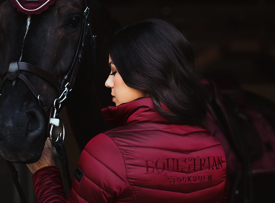 Reitjbordeaux4 Equestrian Stockholm Leichte Reitjacke Bordeaux