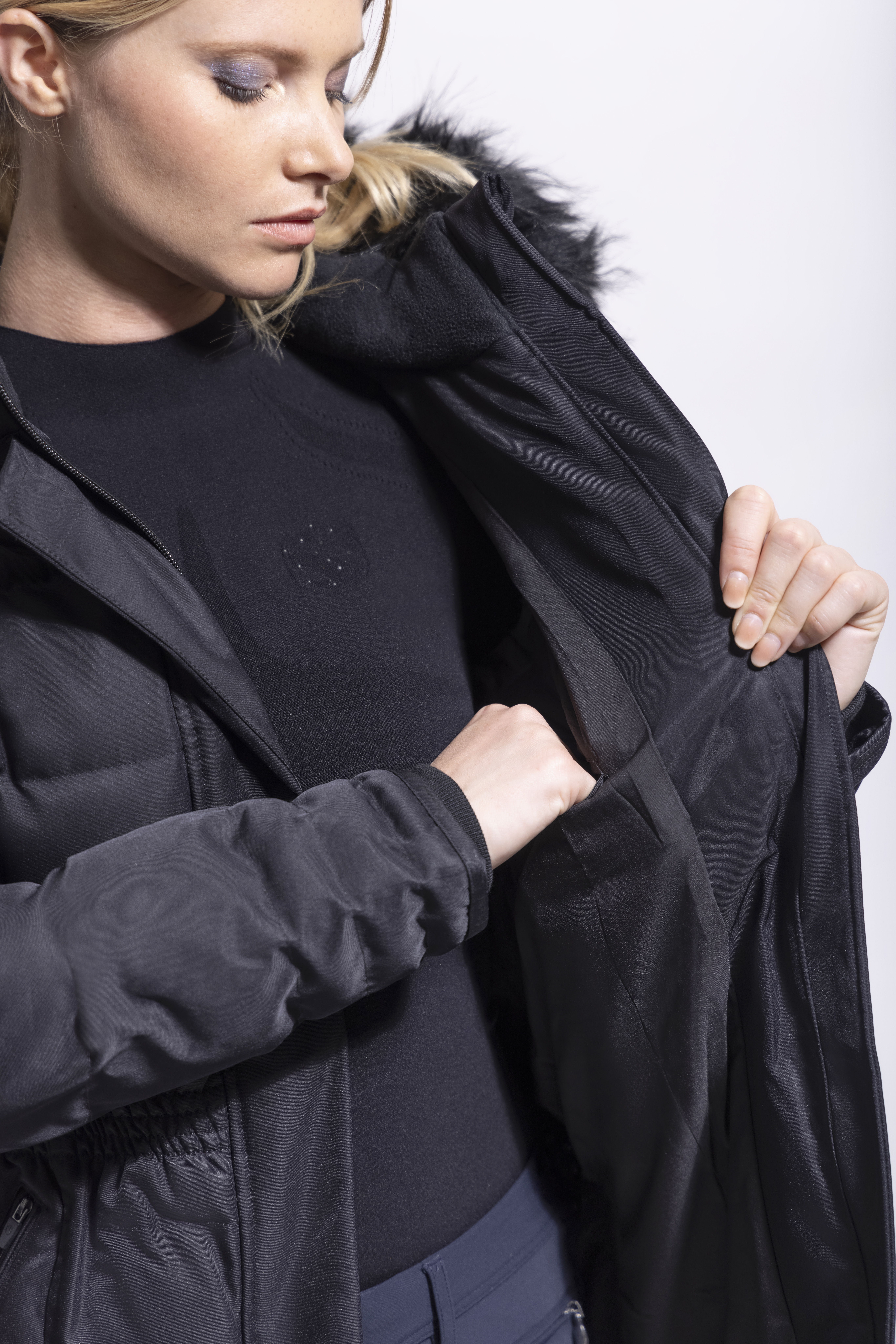 samshield-fw21-meribel-D4-black-0072 Samshield FW22 Damen Daunen Jacke Meribel