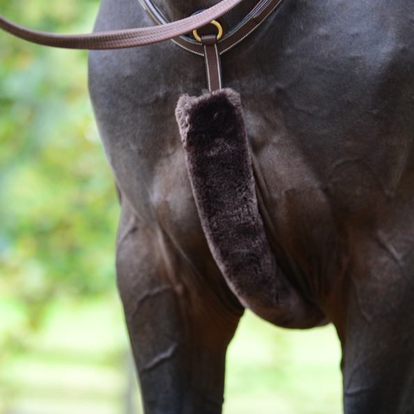 Kentucky Horsewear Martingalschoner Schaffell