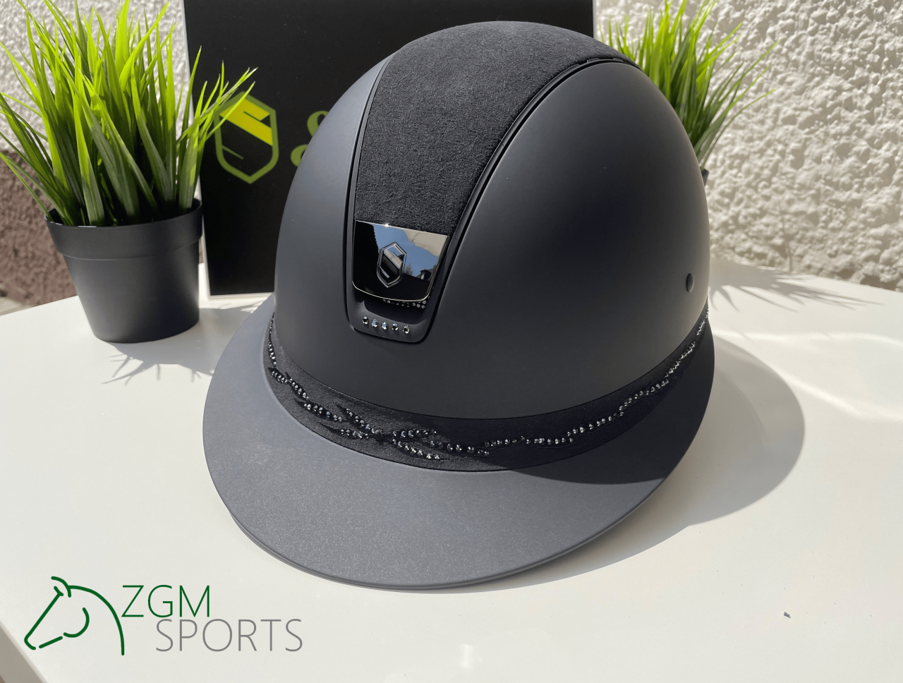 Samshield Reithelm Miss Shield 2.0 Top Alcantara, Fb Flower Sw, Trim chrome, 5 Sw hematite, schwarz