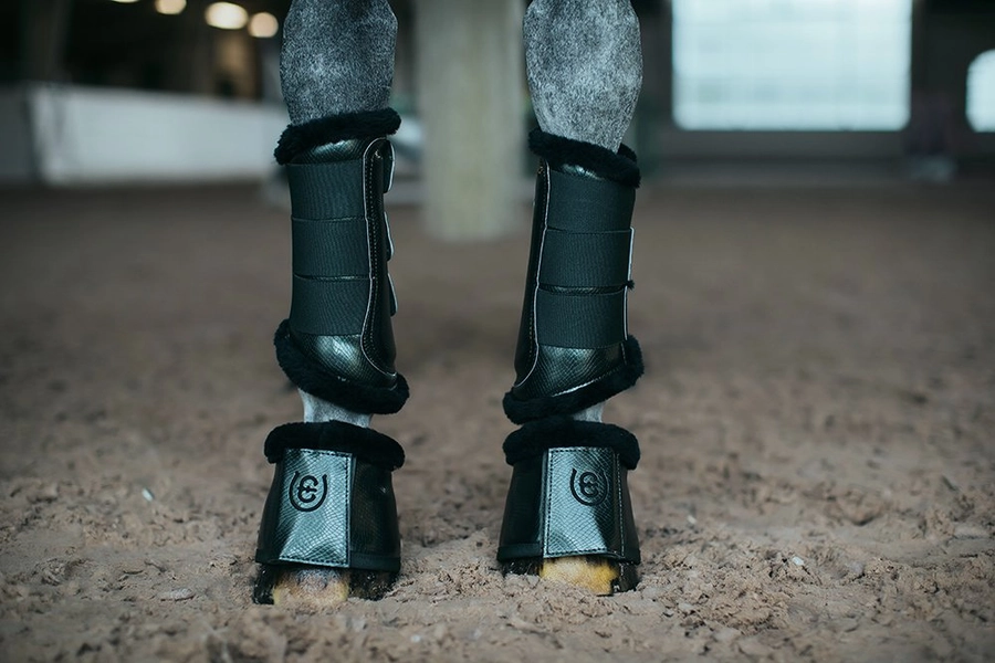 deep-olivine-boots-equestrian-stockholm-1 Equestrian Stockholm Hufglocken Deep Olivine