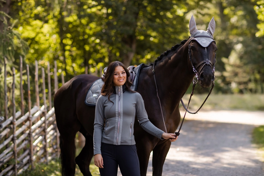 fleecejacket-crystal-grey-equestrian-stockholm-1 Equestrian Stockholm Fleecejacke Crystal Grey