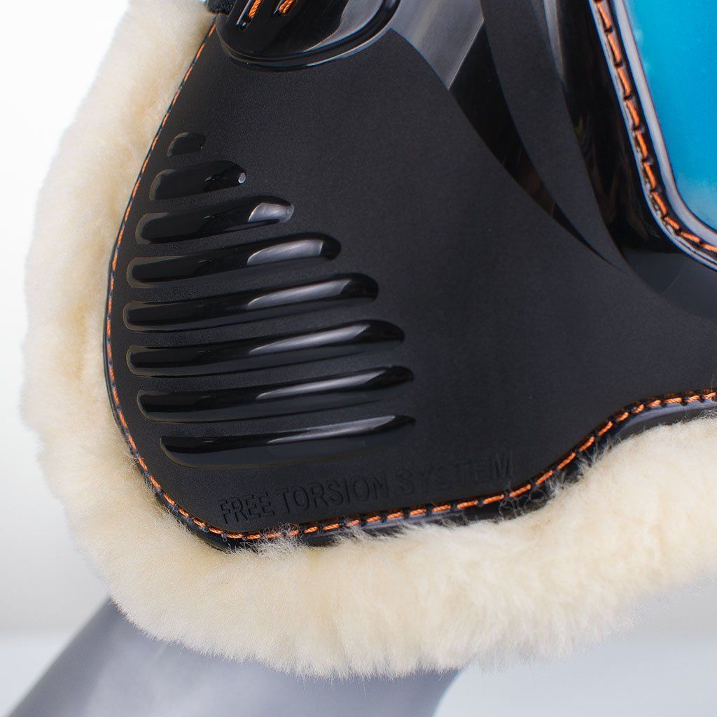 4_front_agnello eQuick Gamaschen eShock Fluffy mit Kunstfell
