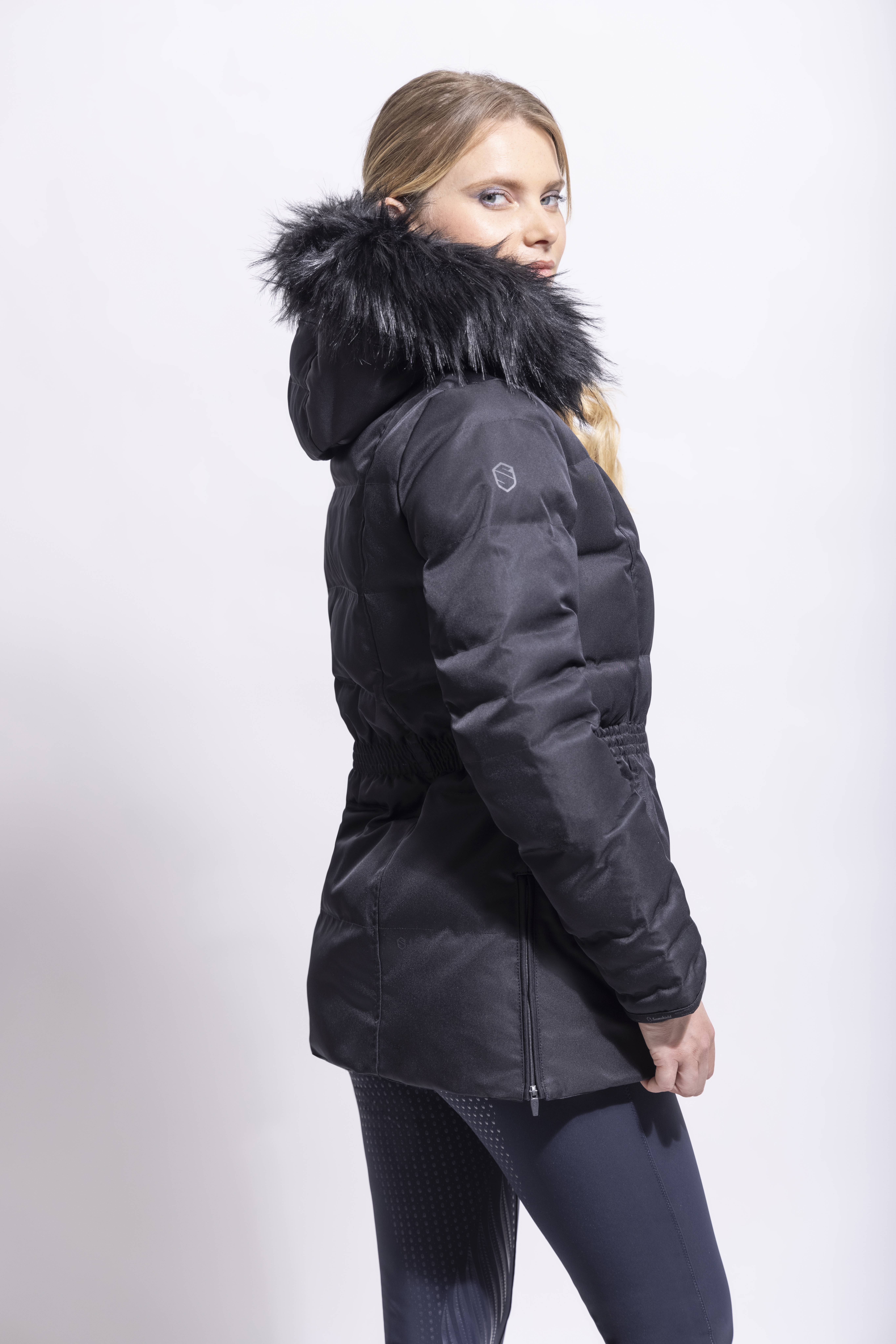 samshield-fw21-meribel-BV-black-0066 Samshield FW22 Damen Daunen Jacke Meribel