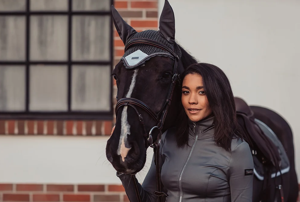 scjfl1 Equestrian Stockholm Explore Jacke Silver cloud