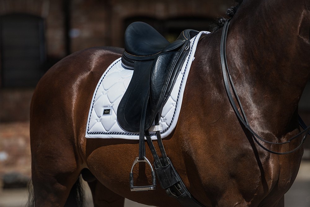 Equestrian Stockholm Dressur Schabracke White Perfection