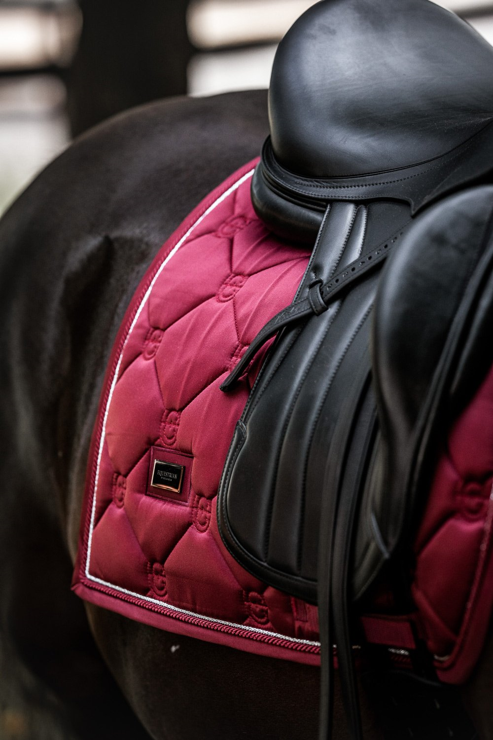 Equestrian Stockholm Dressur Schabracke Bordeaux