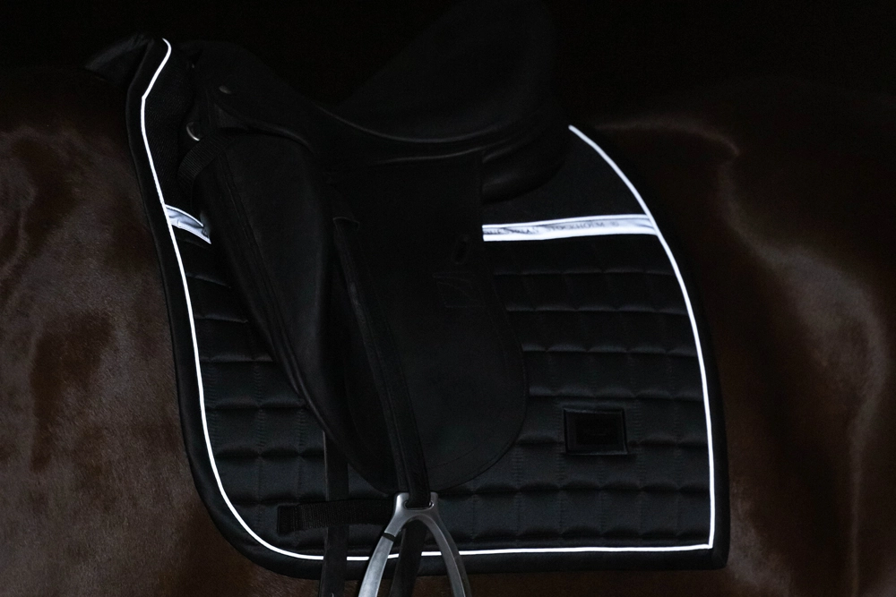 Equestrian Stockholm Dressur Schabracke Luminous Black