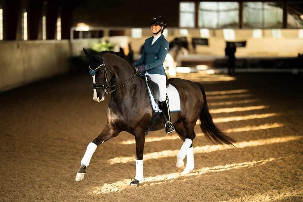 Equestrian Stockholm Fleece Bandagen White Blue Meadow