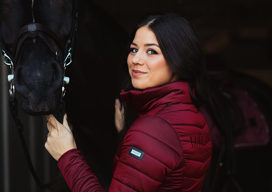 Reitjbordeaux3 Equestrian Stockholm Leichte Reitjacke Bordeaux
