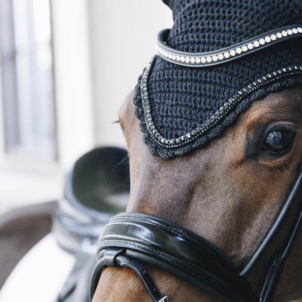 42616black1 Kentucky Horsewear Fliegenhaube Long Stone & Pearl