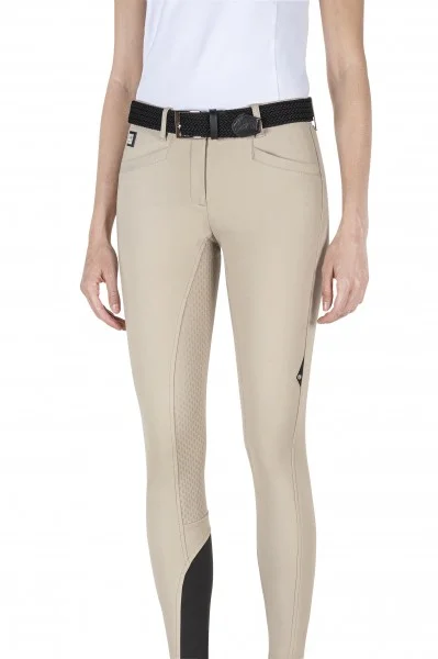 N08697_Cedar_005_2020_Front_OK-1_600x600 n08697_cedar_005_2020_front_ok-1_600x600