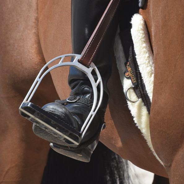424011 Kentucky Horsewear Sattelgurt Stoff mit Schaffell, Langgurt