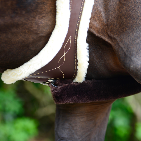 Kentucky Horsewear Sattelgurt / Langgurt mit Schaffell anatomisch, Leder