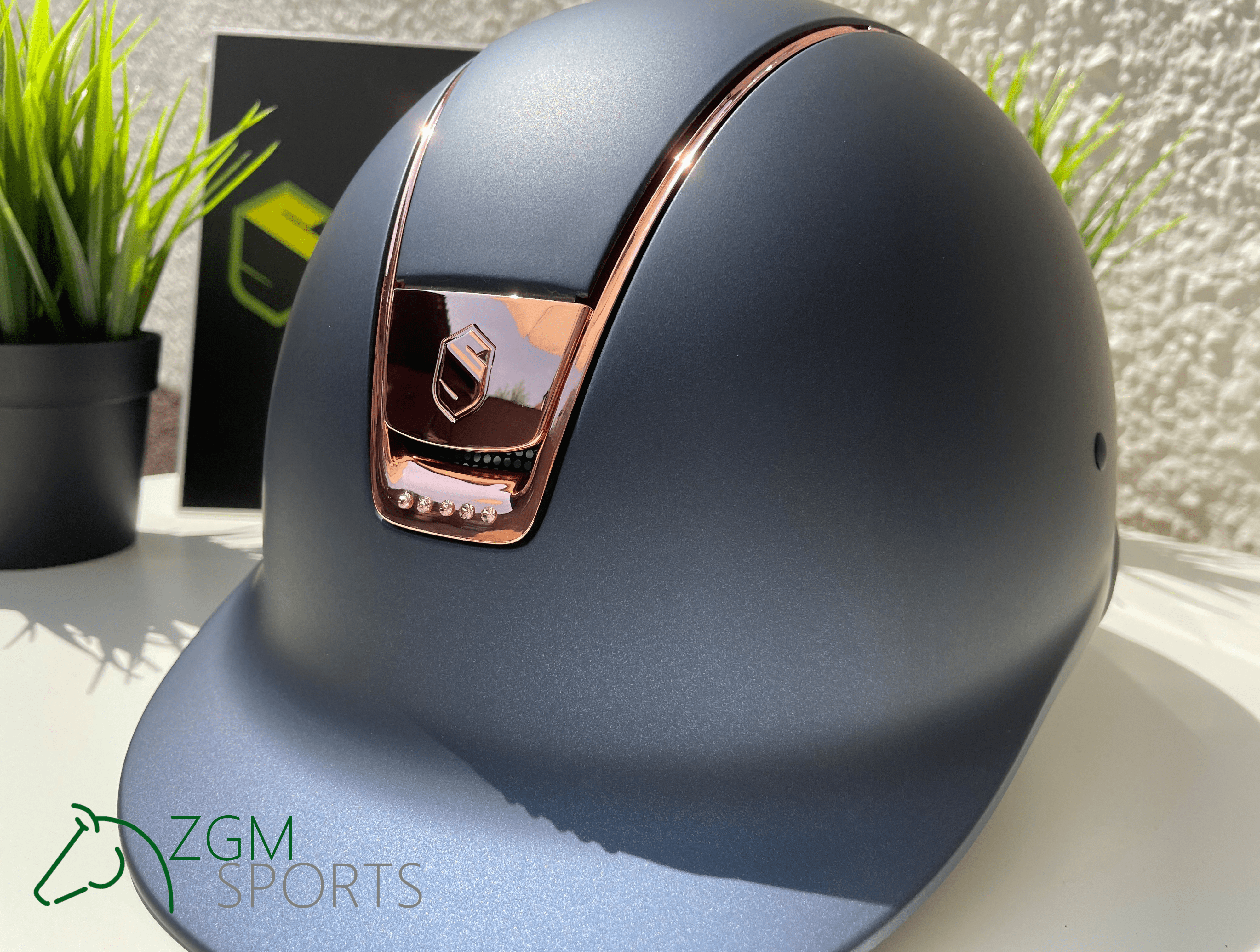 SB-2 Samshield Reithelm Classic Shadow Matt, Trim + Blason rose, 5 Swarovski vintage rose, blau
