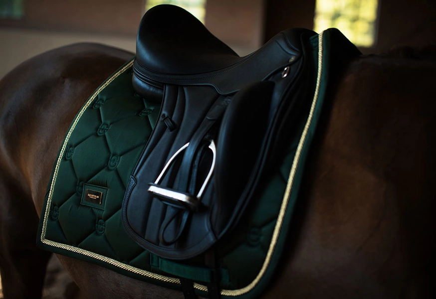 saddle-pad-dressage-forest-green-esstockholm-2 Equestrian Stockholm Dressur Schabracke Forest Green