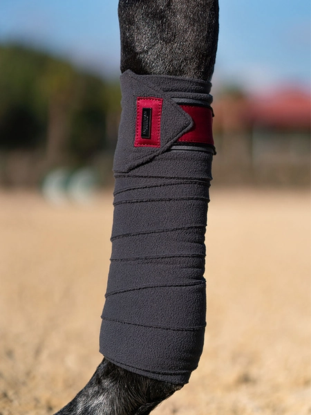 1-wildrose_dag3 Equestrian Stockholm Fleece Bandagen Wild Rose